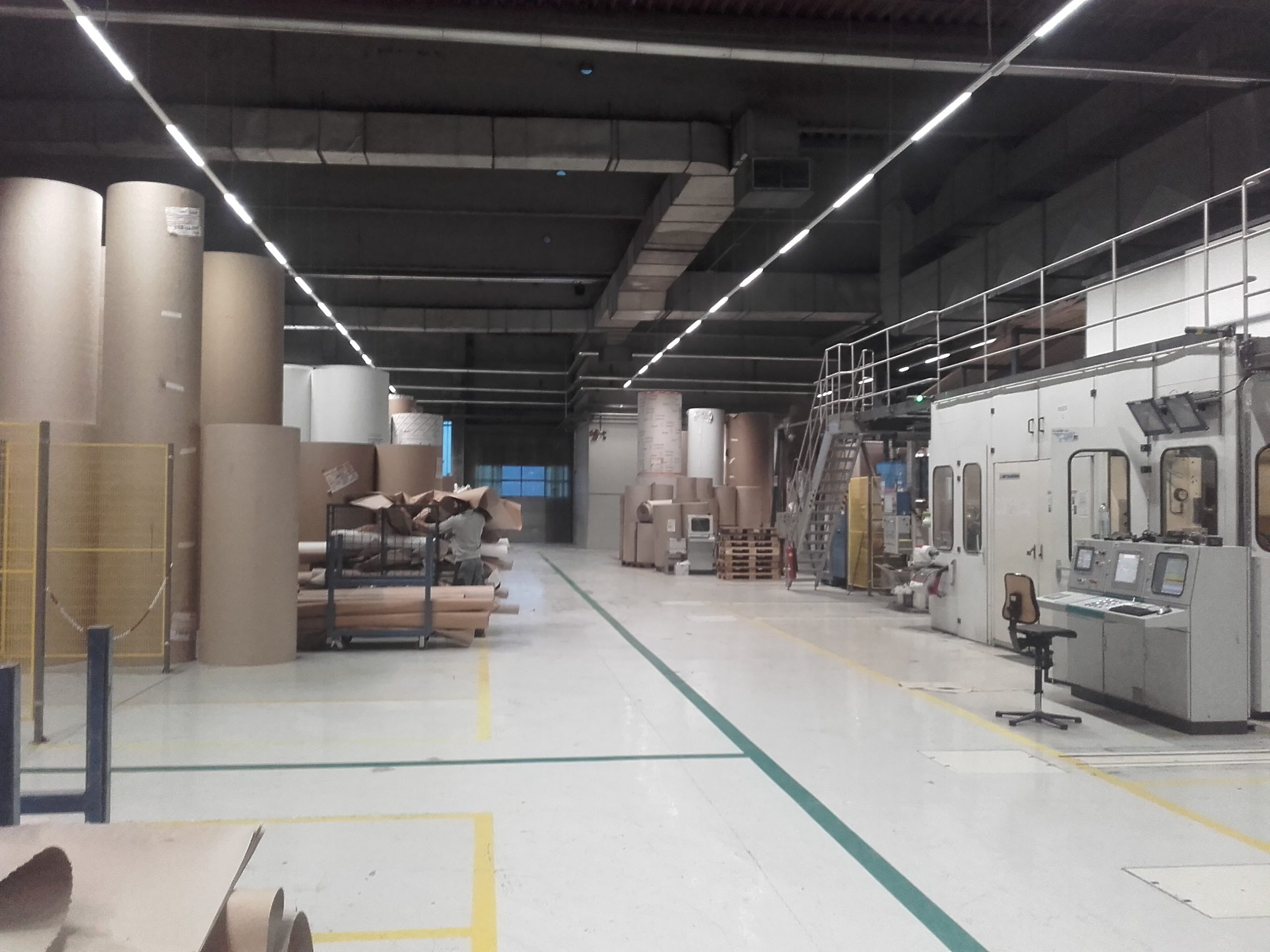 LED Beleuchtung Referenzprojekt Industrie Hallenbeleuchtung